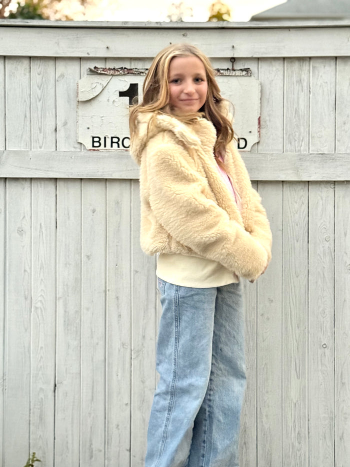 Katie J NYC  Girls Tween Paddie Cropped Sherpa Jacket w/ Detachable Hood
