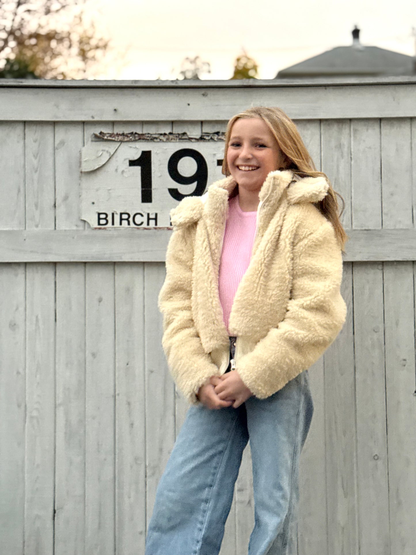 Katie J NYC  Girls Tween Paddie Cropped Sherpa Jacket w/ Detachable Hood